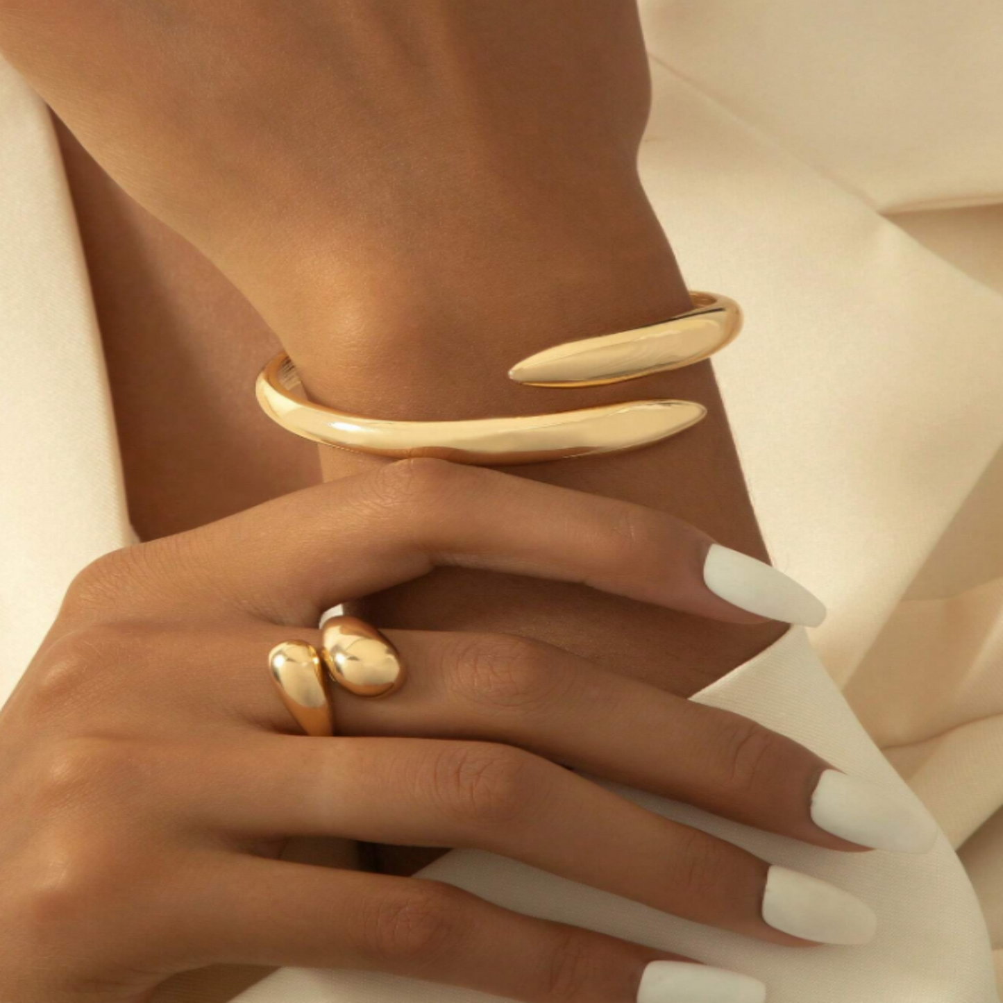 Gold Geometric Shape Alloy Bangle