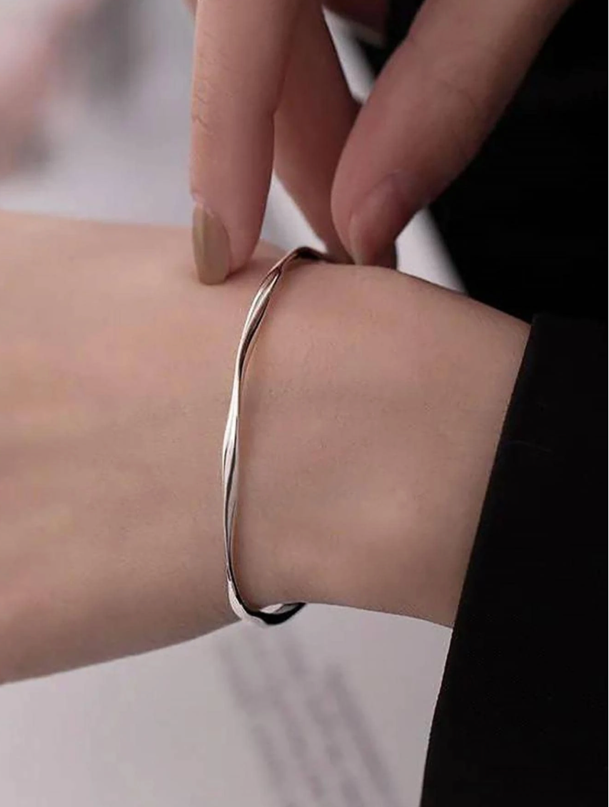 Twist Metalic Cuff Bangle