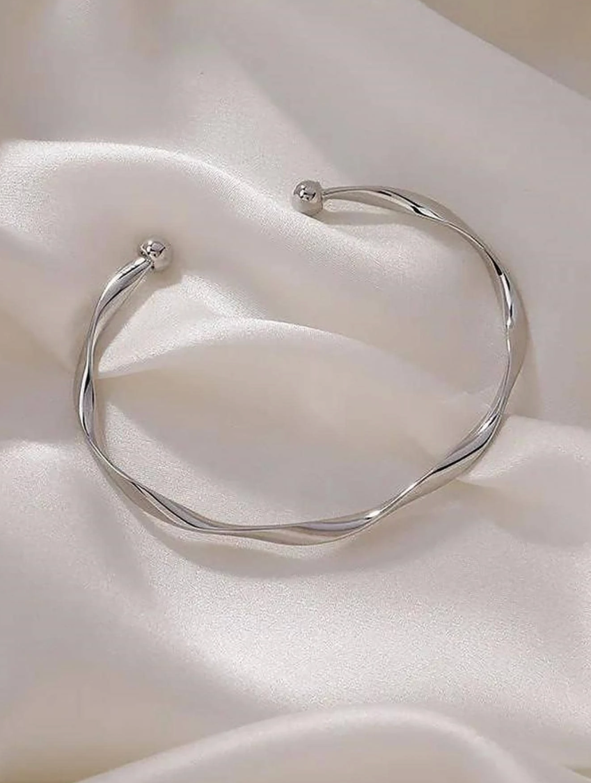 Twist Metalic Cuff Bangle